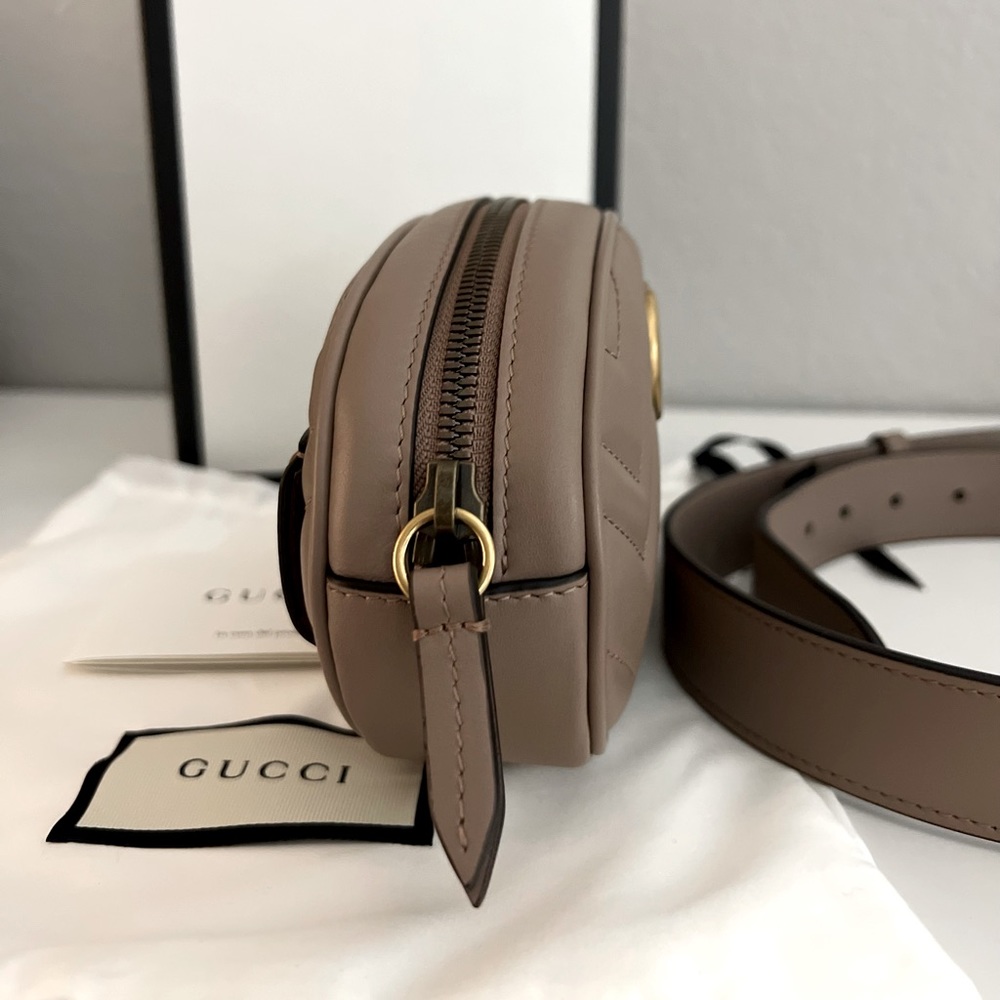 GUCCI
Calfskin Matelasse GG Marmont Belt Bag 75/30 Porcelain Rose - Picture 5 of 15
